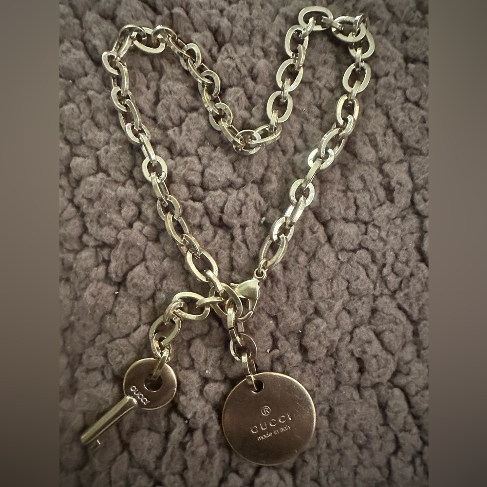 Gucci Gold Tone Key Purse, Satchel, Bag Charm - Picture 3 of 8